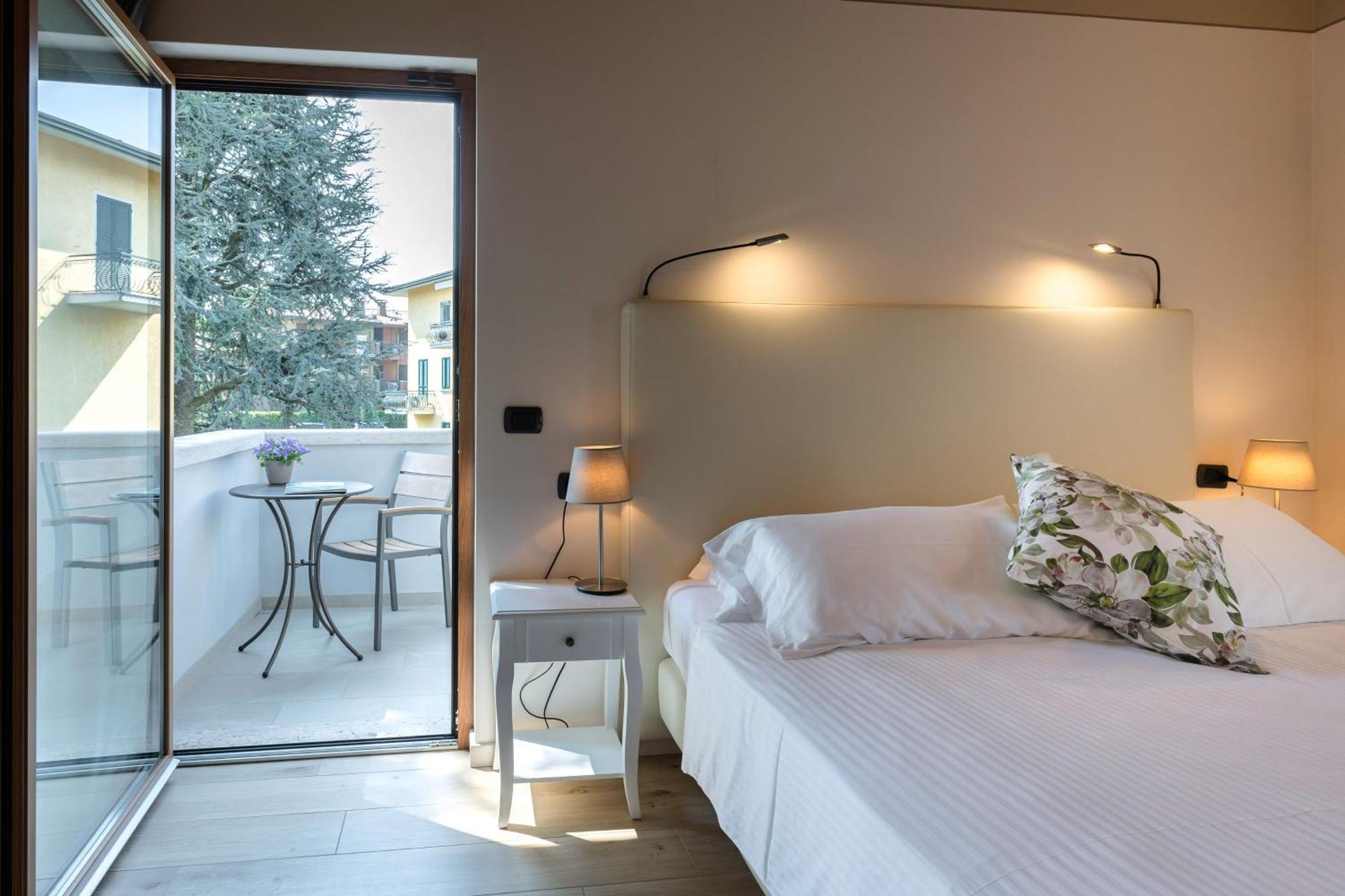 Bed and Breakfast Charming Sirmione Exteriér fotografie
